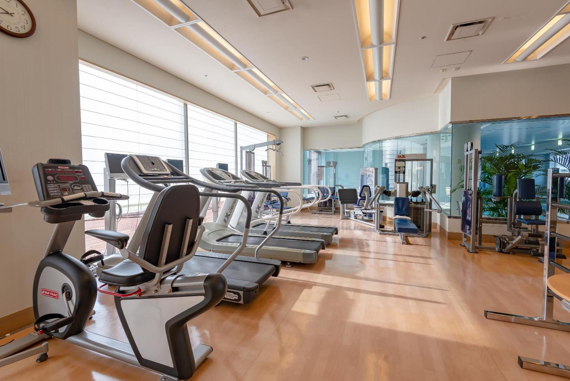 Hotel Okura Fukuoka Fukuoka  Buitenkant foto The gym at the hotel