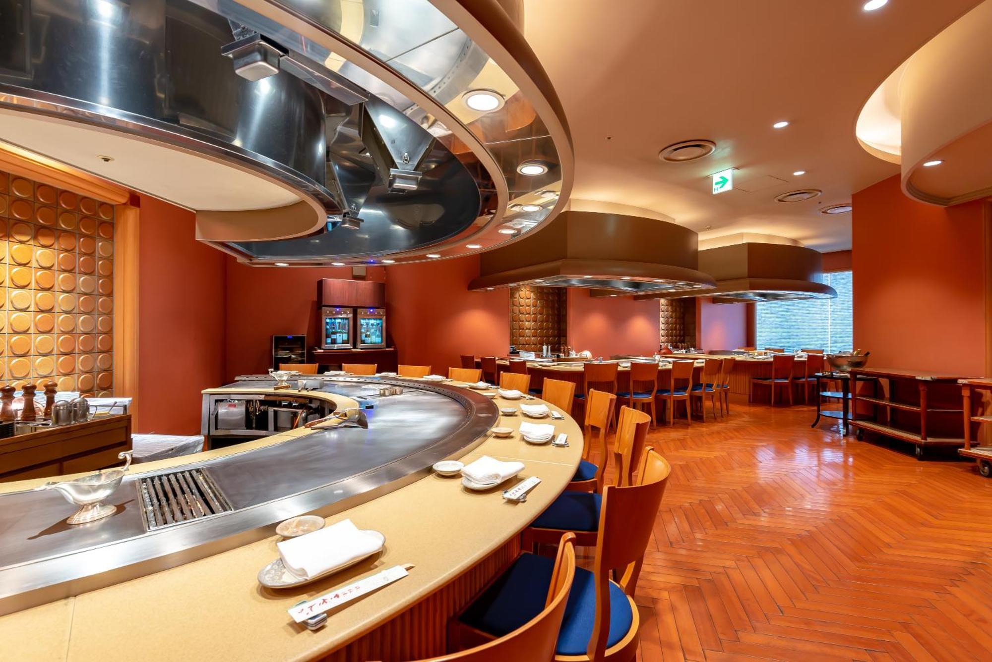 Hotel Okura Fukuoka Fukuoka  Buitenkant foto Interior of a sushi-go-round
