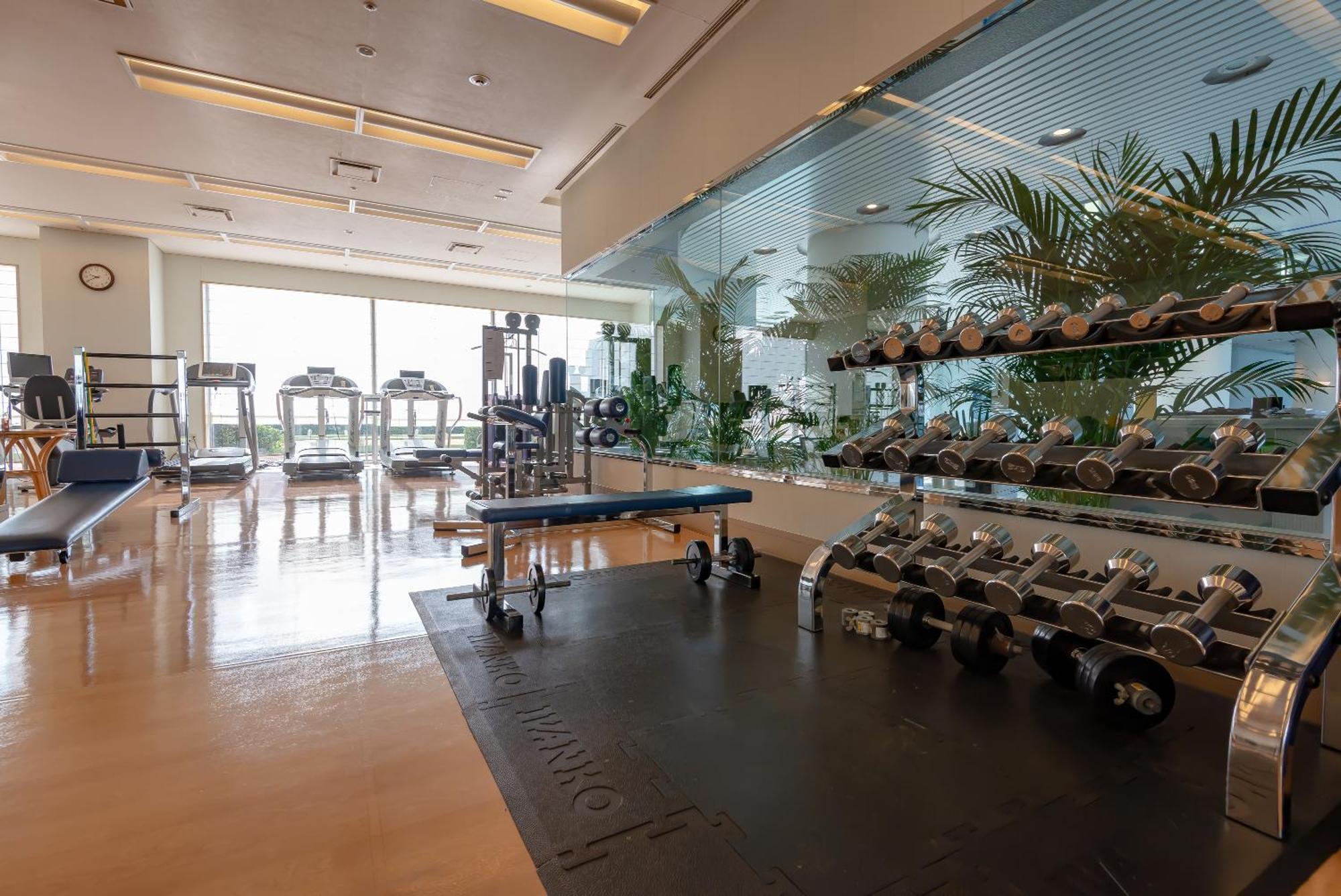 Hotel Okura Fukuoka Fukuoka  Buitenkant foto The gym at the Ritz-Carlton, Dubai