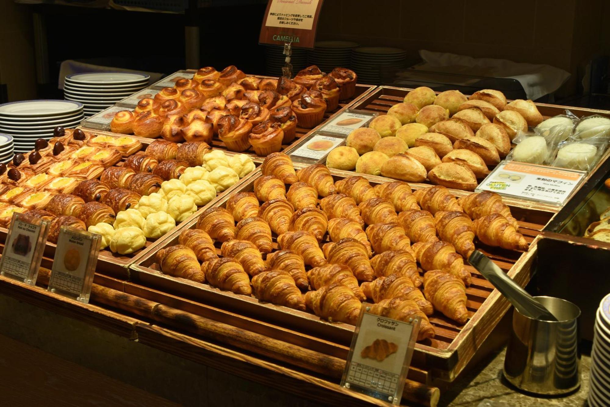 Hotel Okura Fukuoka Fukuoka  Buitenkant foto Swedish pastries