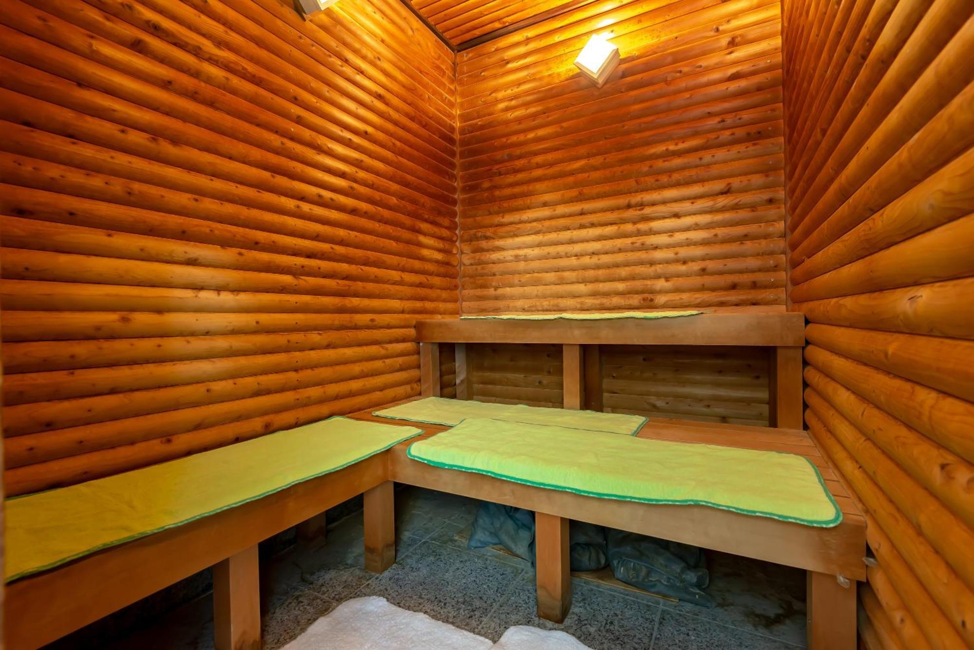 Hotel Okura Fukuoka Fukuoka  Buitenkant foto A traditional Finnish sauna