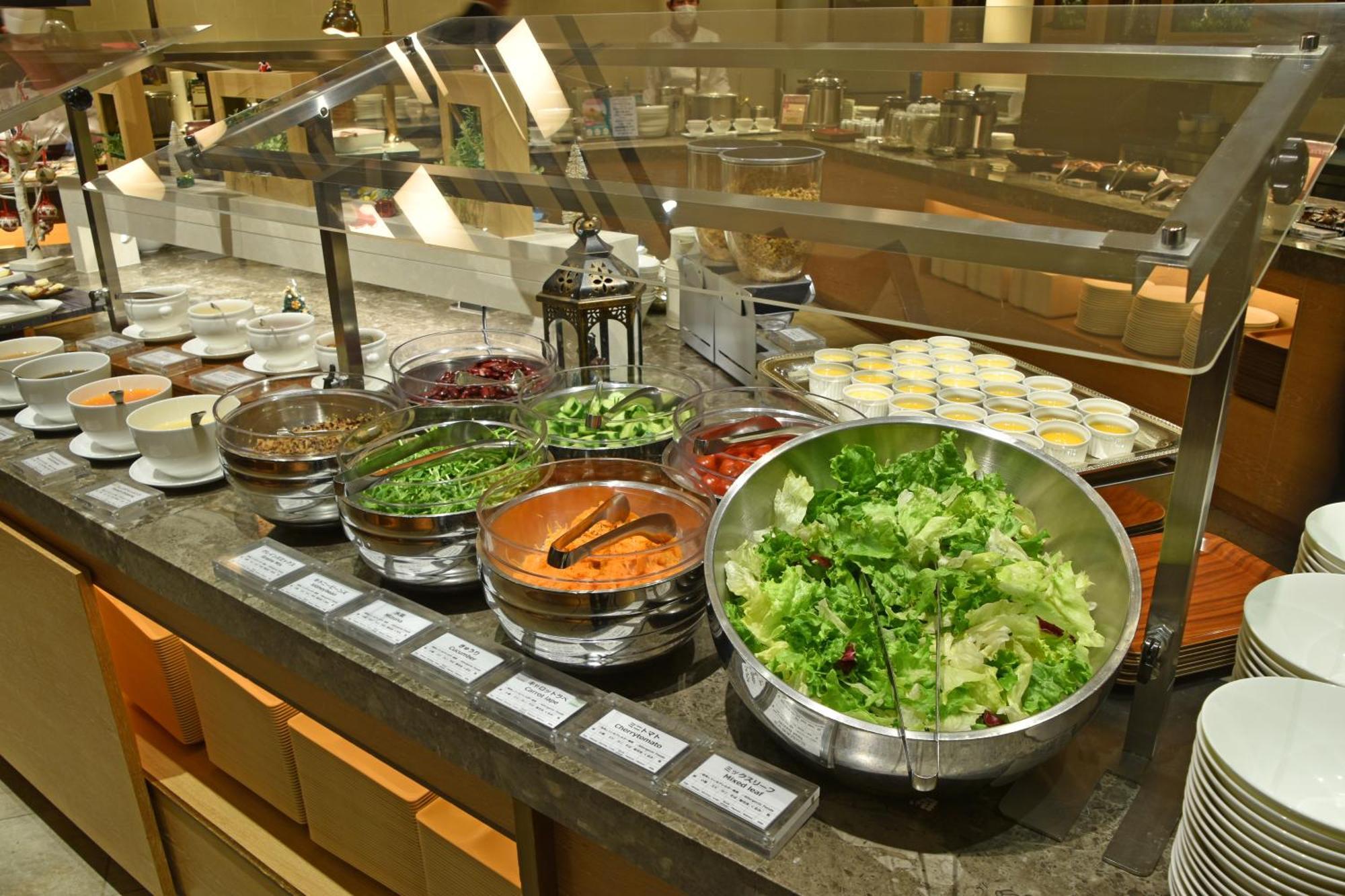 Hotel Okura Fukuoka Fukuoka  Buitenkant foto A salad bar