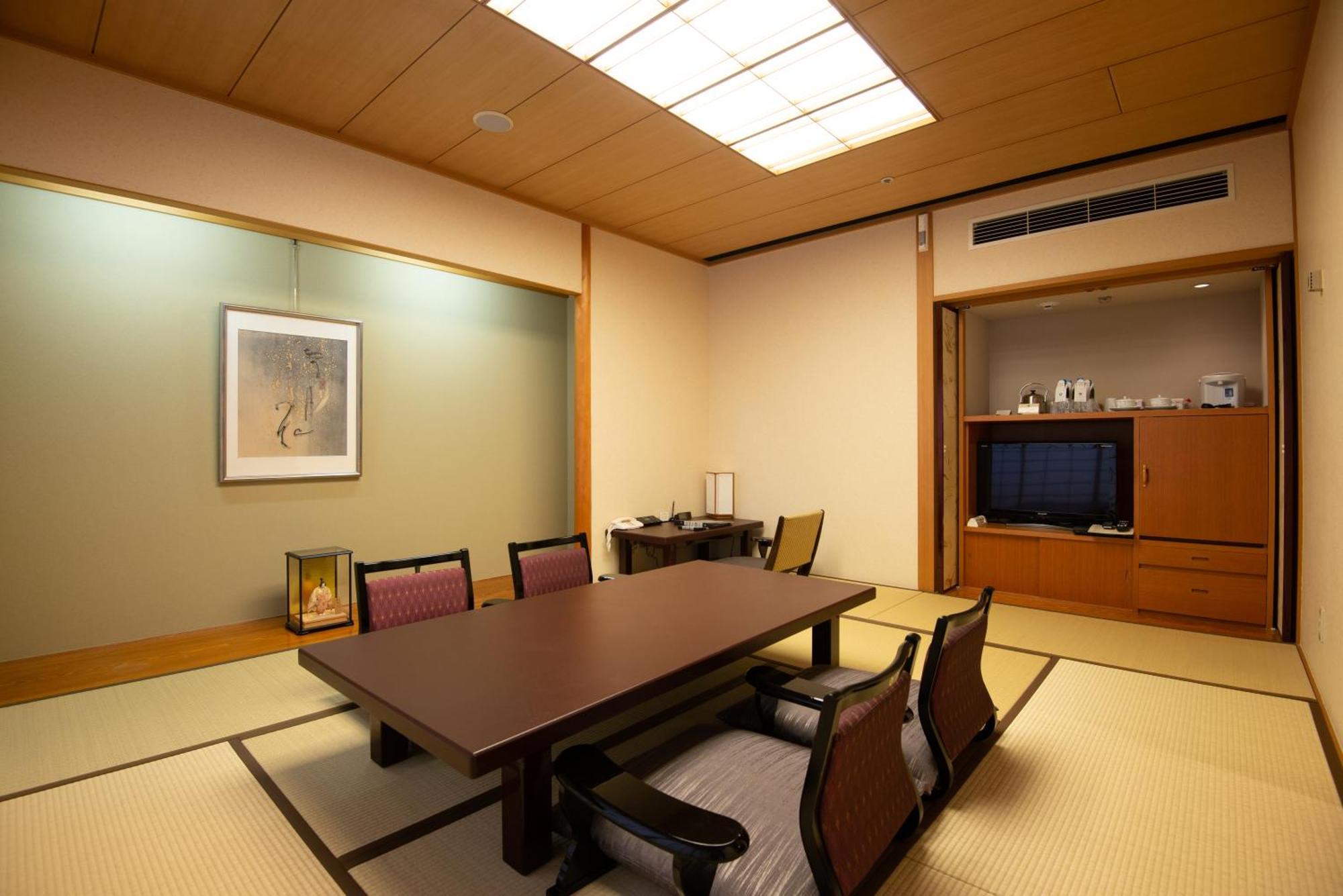 Hotel Okura Fukuoka Fukuoka  Buitenkant foto A Japanese-style room at the hotel