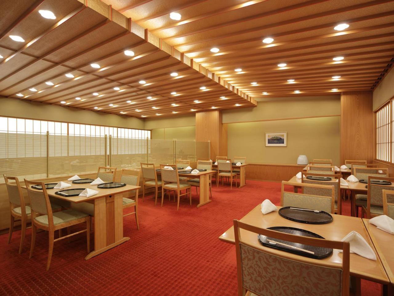 Hotel Okura Fukuoka Fukuoka  Buitenkant foto Interior of a restaurant in Japan